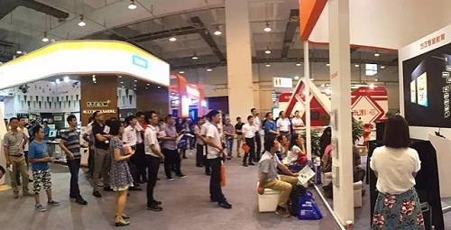 新品發布現場.jpg 新品發布現場.jpg